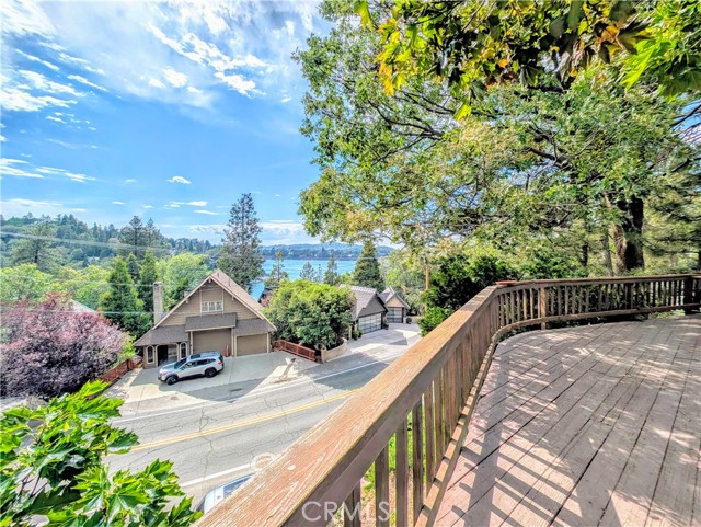 485 State Hwy 173, Lake Arrowhead CA: https://media.crmls.org/medias/ae1a0c32-4bba-4d65-af3f-b45dac0ee224.jpg