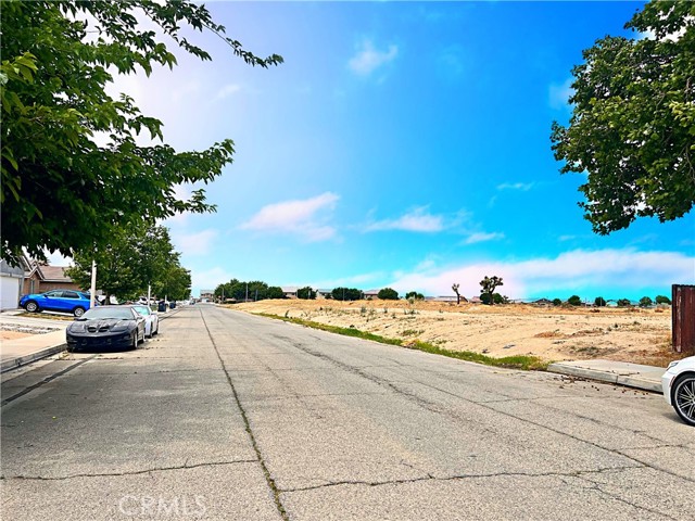 45463 17th E Street, Lancaster CA: https://media.crmls.org/medias/ae1a8cef-854f-49c7-8098-544176db2543.jpg