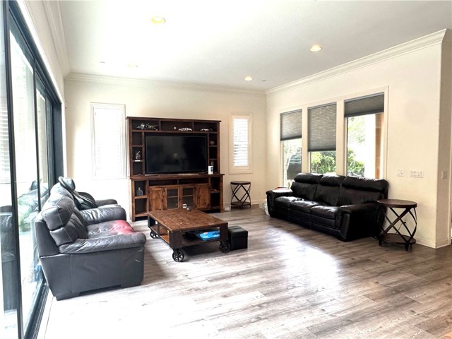 Detail Gallery Image 5 of 30 For 13 Dahlia, Lake Forest,  CA 92630 - 5 Beds | 5/1 Baths