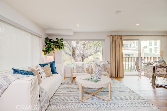 401 18th Street, Manhattan Beach, California 90266, 5 Bedrooms Bedrooms, ,2 BathroomsBathrooms,Residential,Sold,18th,SB22140138