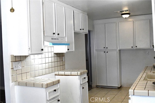 1956 Calle Arboleda, Hemet CA: https://media.crmls.org/medias/ae1bdb5b-f93d-48dc-8483-7042b3dfee17.jpg