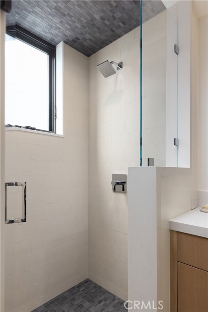 412 Heliotrope Avenue, Corona del Mar CA: https://media.crmls.org/medias/ae1bf797-b2d5-4e4b-a5a6-d4716745d814.jpg