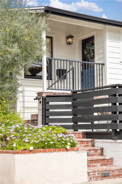 1039 8th Street, Hermosa Beach, California 90254, 2 Bedrooms Bedrooms, 0 ,1 BathroomBathrooms,Residential,For Sale,8th,0,SB26121769