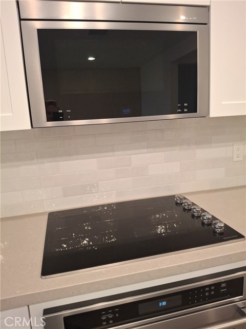 Detail Gallery Image 18 of 36 For 10776 Telegraph Rd, Ventura,  CA 93004 - 3 Beds | 2/1 Baths