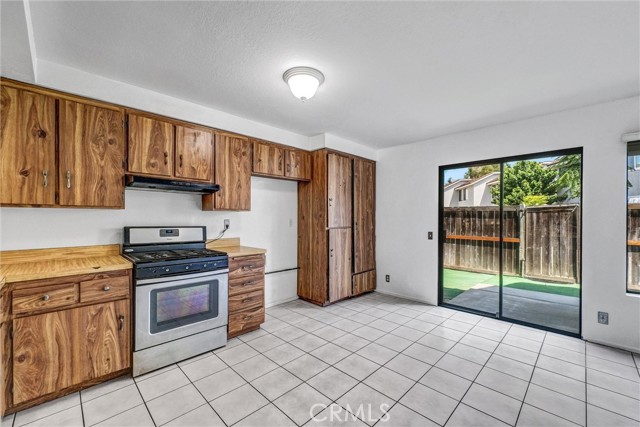 25885 Trabuco Road, Lake Forest CA: https://media.crmls.org/medias/ae1c340c-3ac4-4009-9e3c-7c977261c7b1.jpg