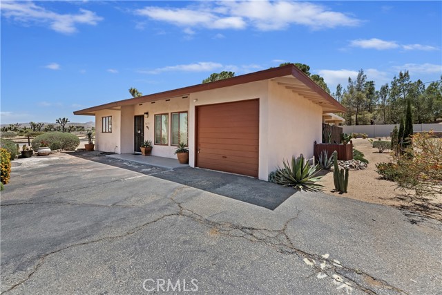 Detail Gallery Image 13 of 48 For 56287 Navajo Trl, Yucca Valley,  CA 92284 - 2 Beds | 1 Baths