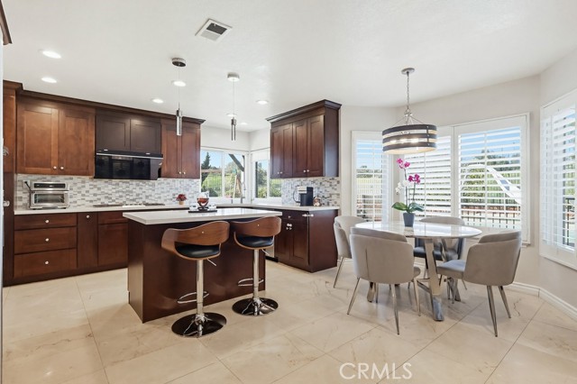 Detail Gallery Image 10 of 39 For 24303 Rimford, Diamond Bar,  CA 91765 - 5 Beds | 3 Baths