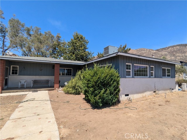 Detail Gallery Image 4 of 15 For 8974 Pigeon Pass Rd, Moreno Valley,  CA 92557 - 3 Beds | 2 Baths