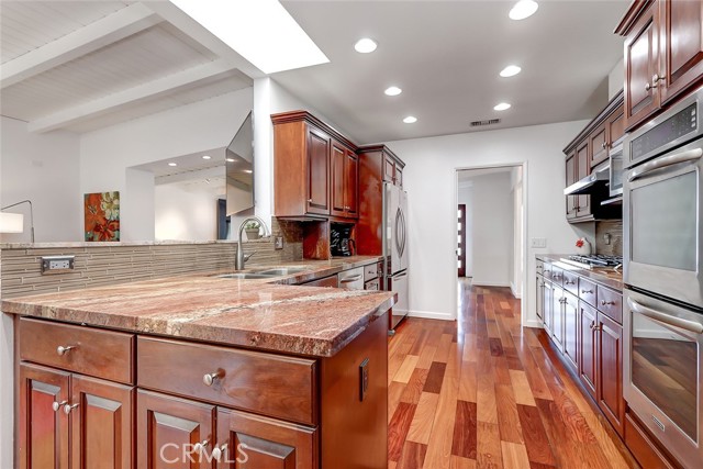 527 24th Street, Manhattan Beach, California 90266, 4 Bedrooms Bedrooms, ,2 BathroomsBathrooms,Residential,Sold,24th,SB23090916