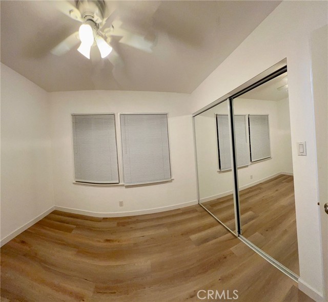 Detail Gallery Image 11 of 13 For 18656 Runnymede Street, Reseda,  CA 91335 - 3 Beds | 2 Baths