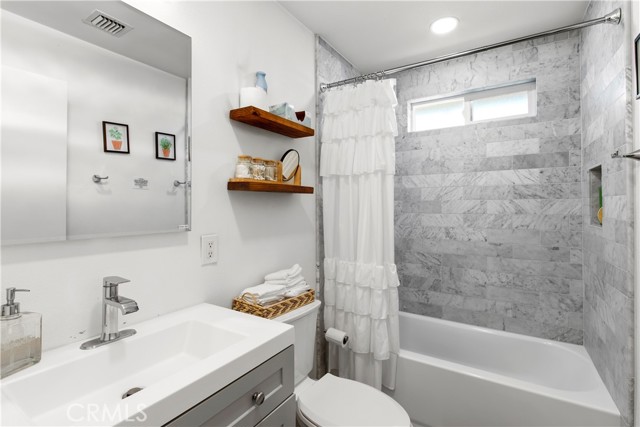 Image 33 of 57 For 8651 La Homa