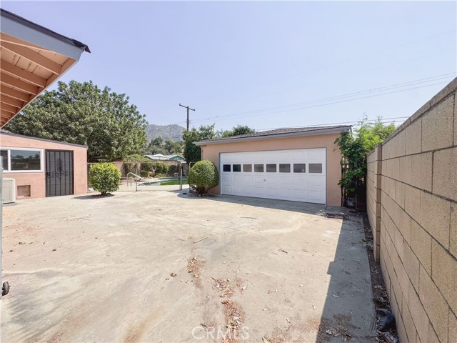 1124 N Soldano Drive, Azusa CA: https://media.crmls.org/medias/ae218014-ec57-4784-a105-d22b5981e9cb.jpg