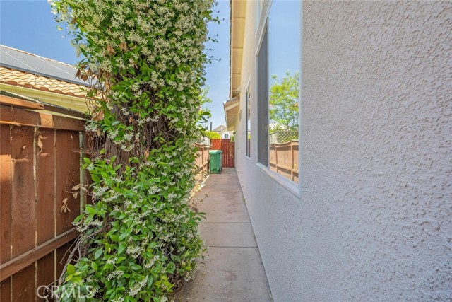Image 43 of 61 For 24563 Calle Perla