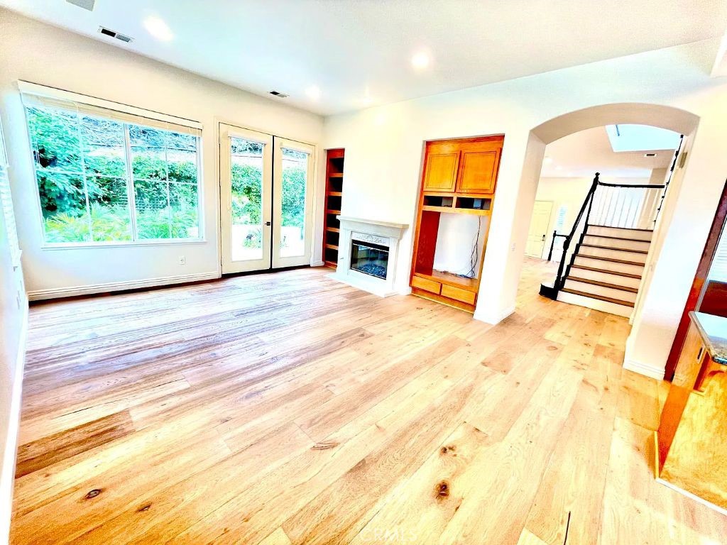 https://media.crmls.org/medias/ae224671-8d1f-4389-a892-f3dfa332c6eb.jpg?preset=X-Large