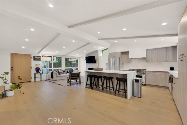 Detail Gallery Image 21 of 40 For 4941 Rigoletto St, Woodland Hills,  CA 91364 - 3 Beds | 2/1 Baths