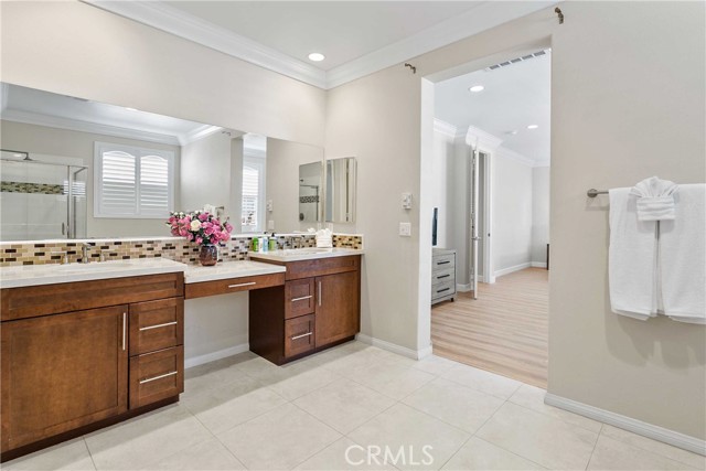 Detail Gallery Image 17 of 23 For 13078 Irisbend Ave, Corona,  CA 92880 - 5 Beds | 4/1 Baths