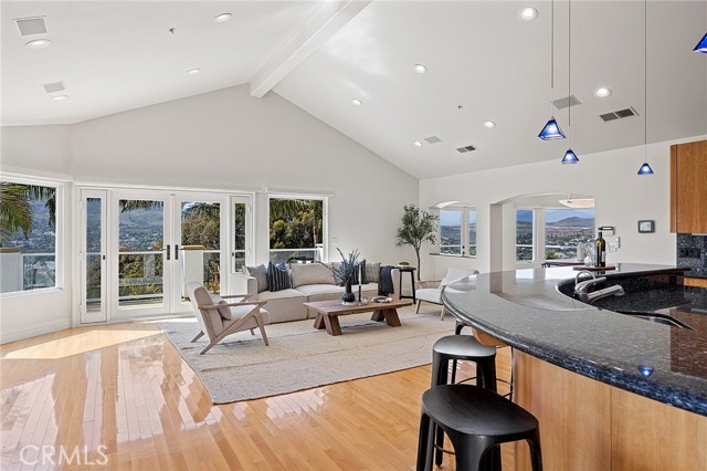1110 Novilunio, San Clemente CA: https://media.crmls.org/medias/ae2427f5-b964-4146-bf5d-58ff109d3c3d.jpg