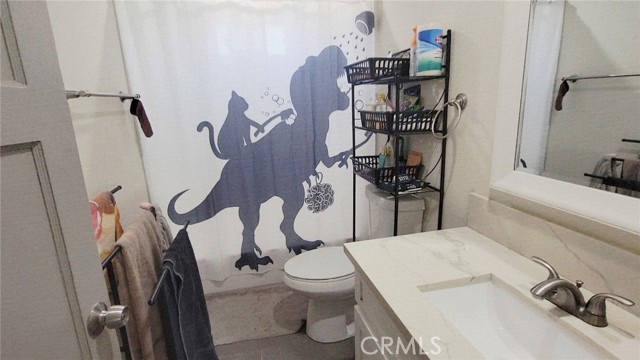 814 S Poinsettia Avenue, Compton CA: https://media.crmls.org/medias/ae24e710-ec70-4153-98e2-225117c4aed0.jpg