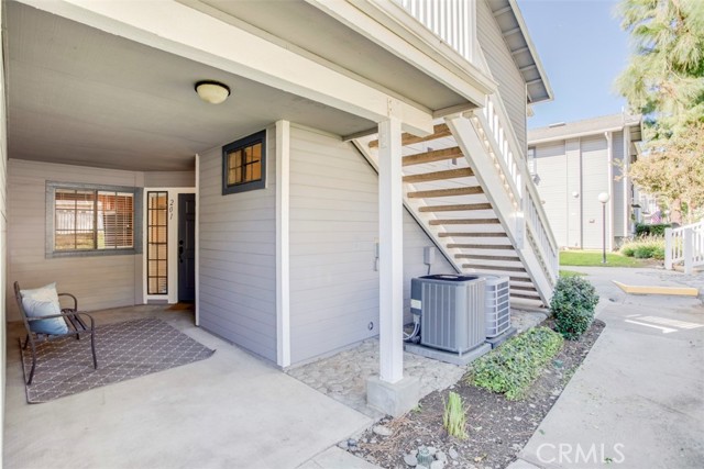 Detail Gallery Image 2 of 37 For 201 Star Pine Court, Azusa,  CA 91702 - 2 Beds | 2 Baths