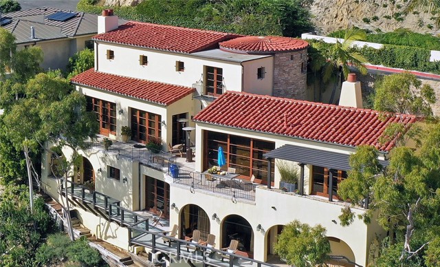 1131 Emerald Bay, Laguna Beach CA: https://media.crmls.org/medias/ae254de2-9799-4711-898d-e3c6d04c9156.jpg
