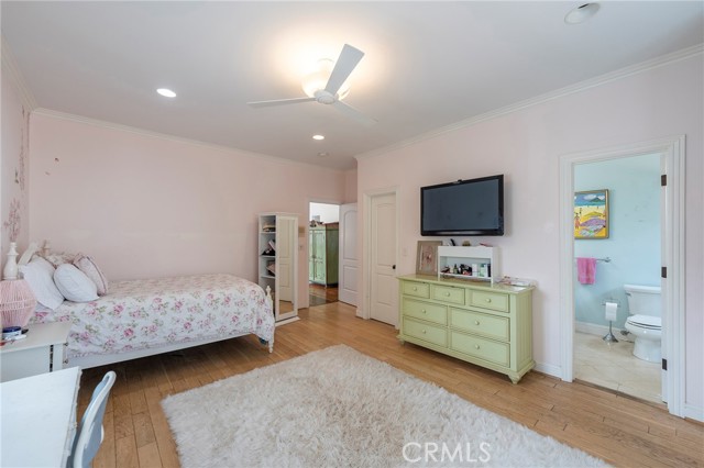 Detail Gallery Image 34 of 52 For 880 11th, Manhattan Beach,  CA 90266 - 5 Beds | 5 Baths