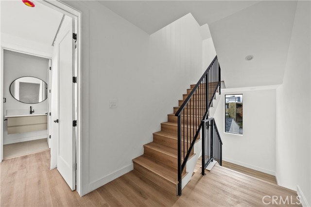 Detail Gallery Image 6 of 9 For 6605 Troost, North Hollywood,  CA 91606 - 2 Beds | 2/1 Baths