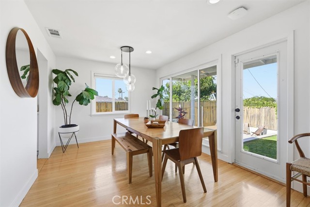 Detail Gallery Image 9 of 37 For 7337 W 88th St, Los Angeles,  CA 90045 - 4 Beds | 4 Baths