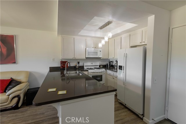 Detail Gallery Image 6 of 21 For 6825 Alabama Ave #313,  Canoga Park,  CA 91303 - 2 Beds | 1 Baths