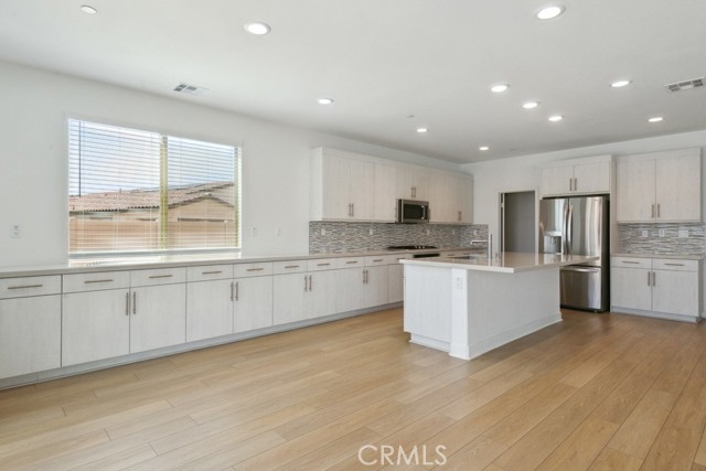Detail Gallery Image 8 of 30 For 5732 California Cir, Banning,  CA 92220 - 4 Beds | 3 Baths