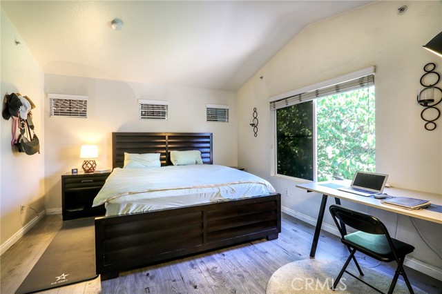 Detail Gallery Image 19 of 39 For 3738 Springmount St, Riverside,  CA 92501 - 3 Beds | 2/1 Baths