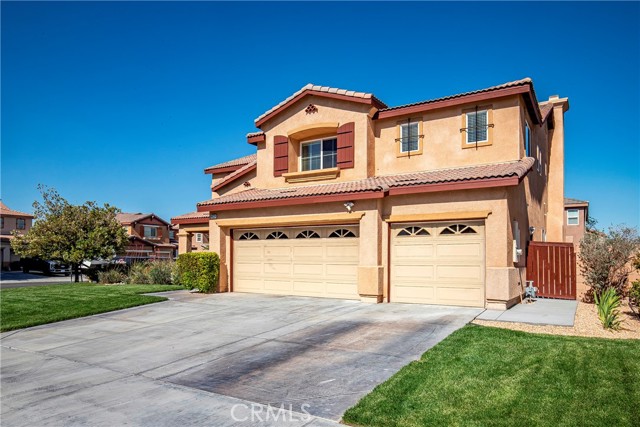 Detail Gallery Image 4 of 45 For 44224 Raven Ln, Lancaster,  CA 93536 - 4 Beds | 3 Baths