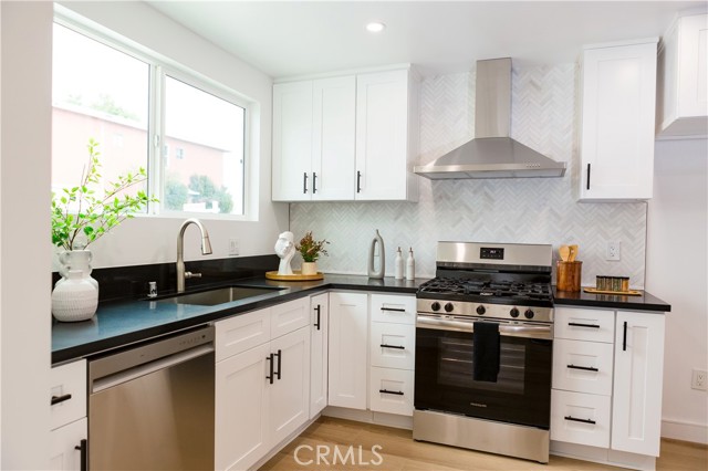 5106 O Sullivan Drive, Los Angeles CA: https://media.crmls.org/medias/ae2785ee-2df2-43aa-b049-a141f16baf80.jpg