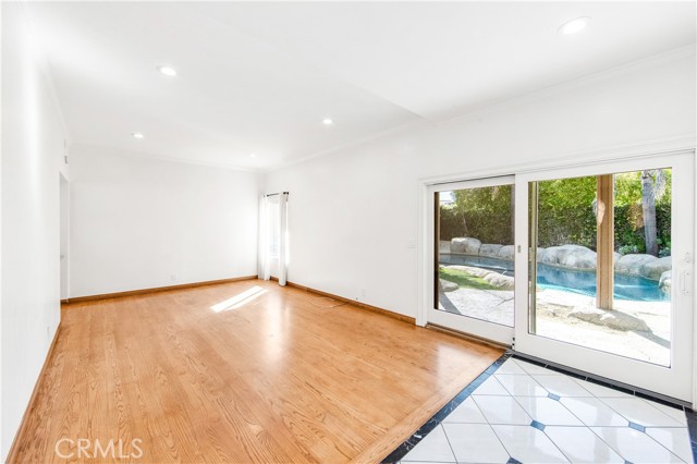 Detail Gallery Image 18 of 67 For 16293 Wayfarer Ln, Huntington Beach,  CA 92649 - 5 Beds | 3/1 Baths