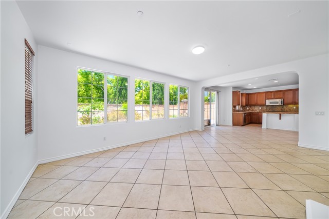 5662 Galasso Avenue, Fontana CA: https://media.crmls.org/medias/ae27b9df-deca-4f58-88a7-2a053c5a5504.jpg