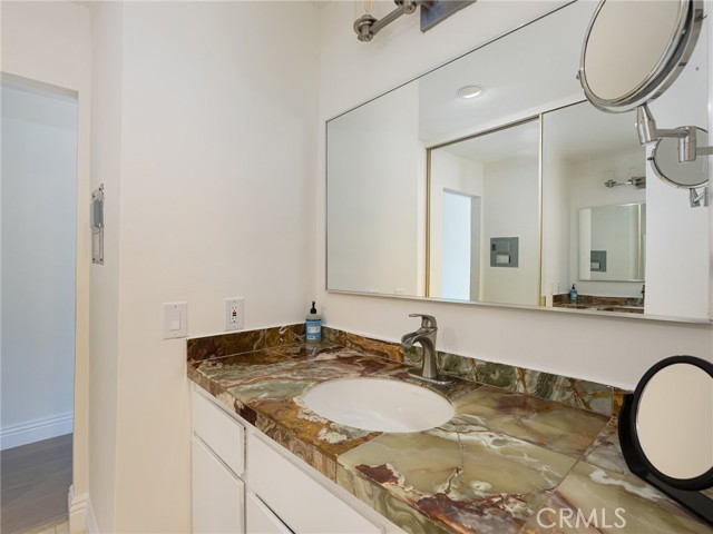 6526 Ocean Crest Drive, Rancho Palos Verdes CA: https://media.crmls.org/medias/ae27d909-c45b-4da0-a389-5fdaf03a1a52.jpg