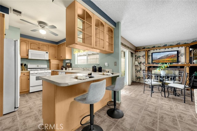 1463 Moore Circle, Corona CA: https://media.crmls.org/medias/ae283ff3-4fde-43dc-a9e2-82a088e2398e.jpg