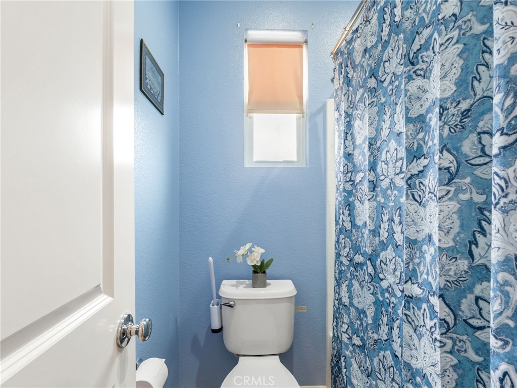 https://media.crmls.org/medias/ae285a43-70fc-483d-a595-9b04b0d4f19a.jpg?preset=X-Large