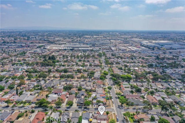 3825 Liberty Boulevard, South Gate CA: https://media.crmls.org/medias/ae28949f-c008-4538-b79c-5908e5f5580a.jpg
