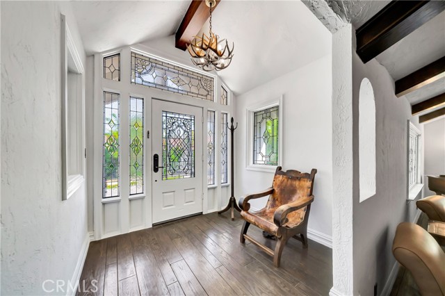 Detail Gallery Image 4 of 55 For 5441 Calvin Ave, Tarzana,  CA 91356 - 5 Beds | 5/1 Baths