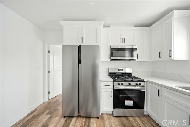 Detail Gallery Image 5 of 17 For 523 78th St, Los Angeles,  CA 90044 - 2 Beds | 1 Baths
