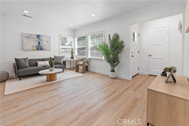 128 S Citrus Avenue, Fullerton CA: https://media.crmls.org/medias/ae28d830-9509-4d43-bfab-e80376b2691a.jpg