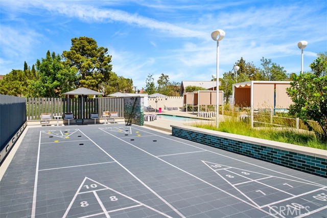 Detail Gallery Image 3 of 5 For 133 Shell, Irvine,  CA 92618 - 5 Beds | 3/1 Baths