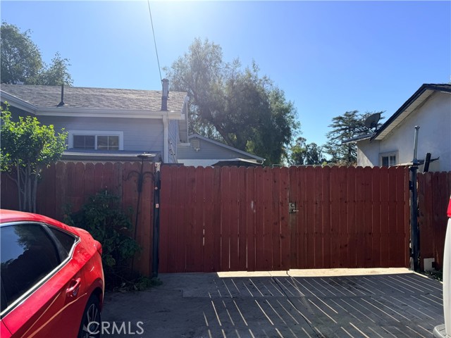 Detail Gallery Image 3 of 13 For 270 272 Del Monte, Pasadena,  CA 91103 - 4 Beds | 3 Baths