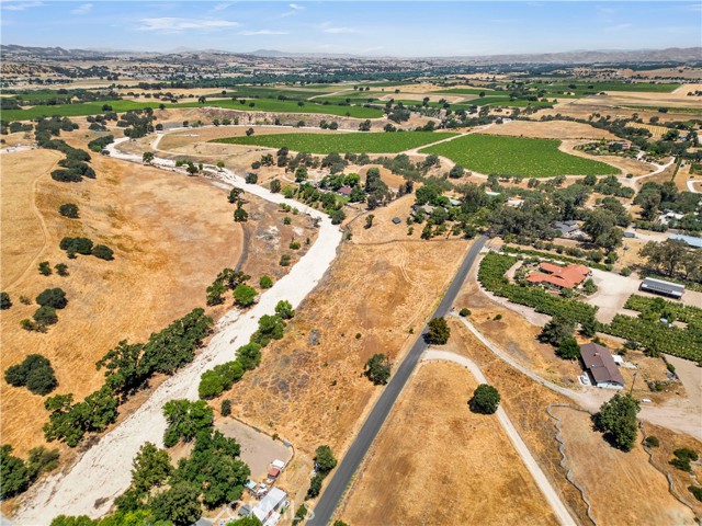 4525 Buena Vista Drive, Paso Robles CA: https://media.crmls.org/medias/ae2a5052-25ce-47c2-81fe-c98921d0e7db.jpg