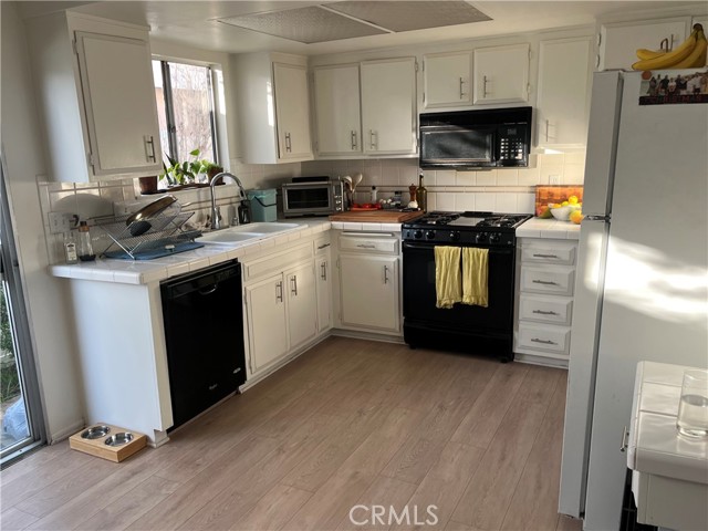 Detail Gallery Image 12 of 18 For 1547 Wintergreen Pl a,  Costa Mesa,  CA 92626 - 3 Beds | 2 Baths