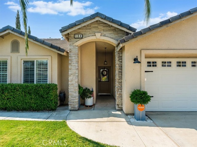 104 W Mariposa Street, Avenal CA: https://media.crmls.org/medias/ae2ac51f-619d-4adb-a0dd-f51b943c2a03.jpg