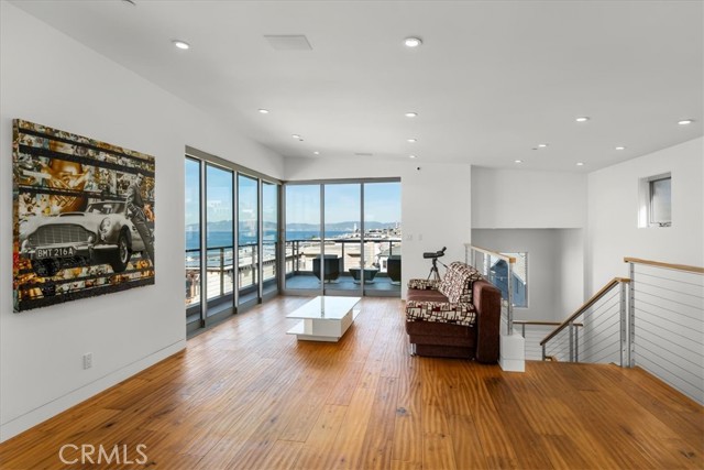 Detail Gallery Image 25 of 75 For 228 31st St, Manhattan Beach,  CA 90266 - 4 Beds | 3/2 Baths