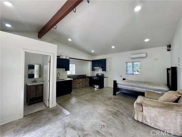 Detail Gallery Image 30 of 34 For 1925 Berkeley, Echo Park,  CA 90026 - – Beds | – Baths