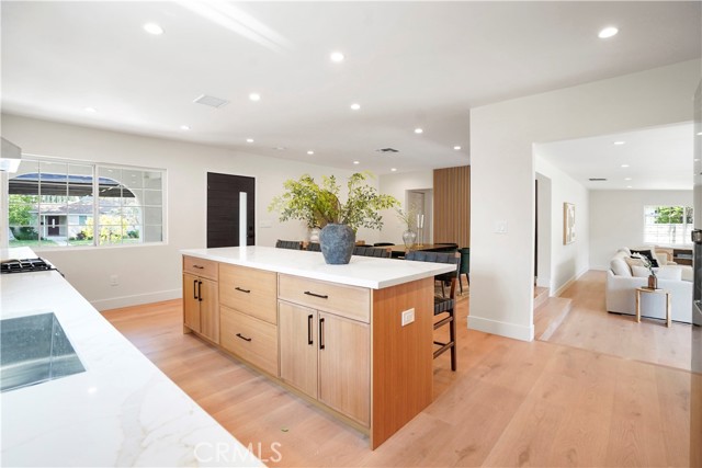 Detail Gallery Image 15 of 46 For 18324 Sylvan St, Tarzana,  CA 91335 - 4 Beds | 2 Baths