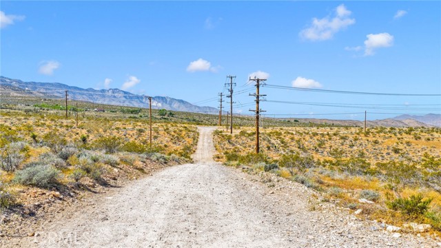 Detail Gallery Image 9 of 11 For 6909 Camp Rock, Lucerne Valley,  CA 92356 - – Beds | – Baths